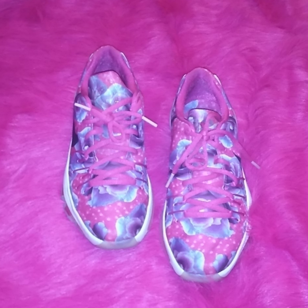 Kevin durant tennis shoes Aunt pearls